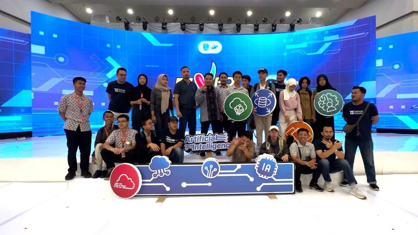 image-Expo Expose Hebatnya SMK Jatim 2024 Meriahkan Dunia Teknologi: METIC Hadirkan Notulenize dan Cyber Security beserta Robotik